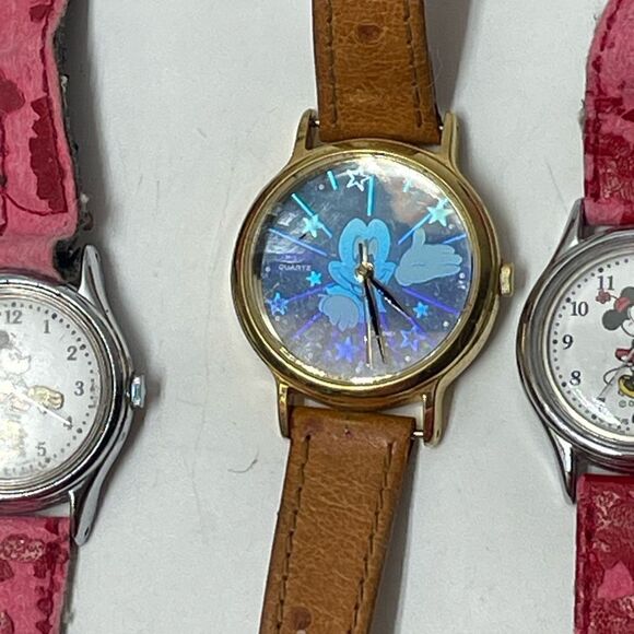 Lot of 7 Mickey Mouse Watches & Necklace - Picture 3 of 7